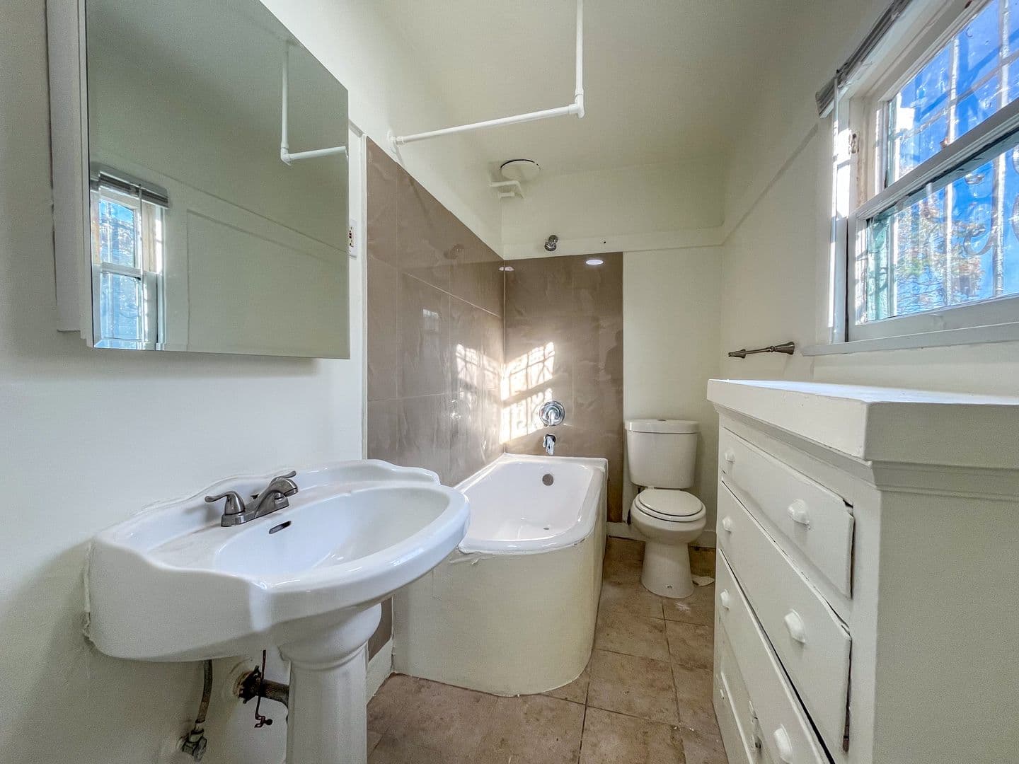 Long Beach Apartment: 285-295 Cerritos Ave