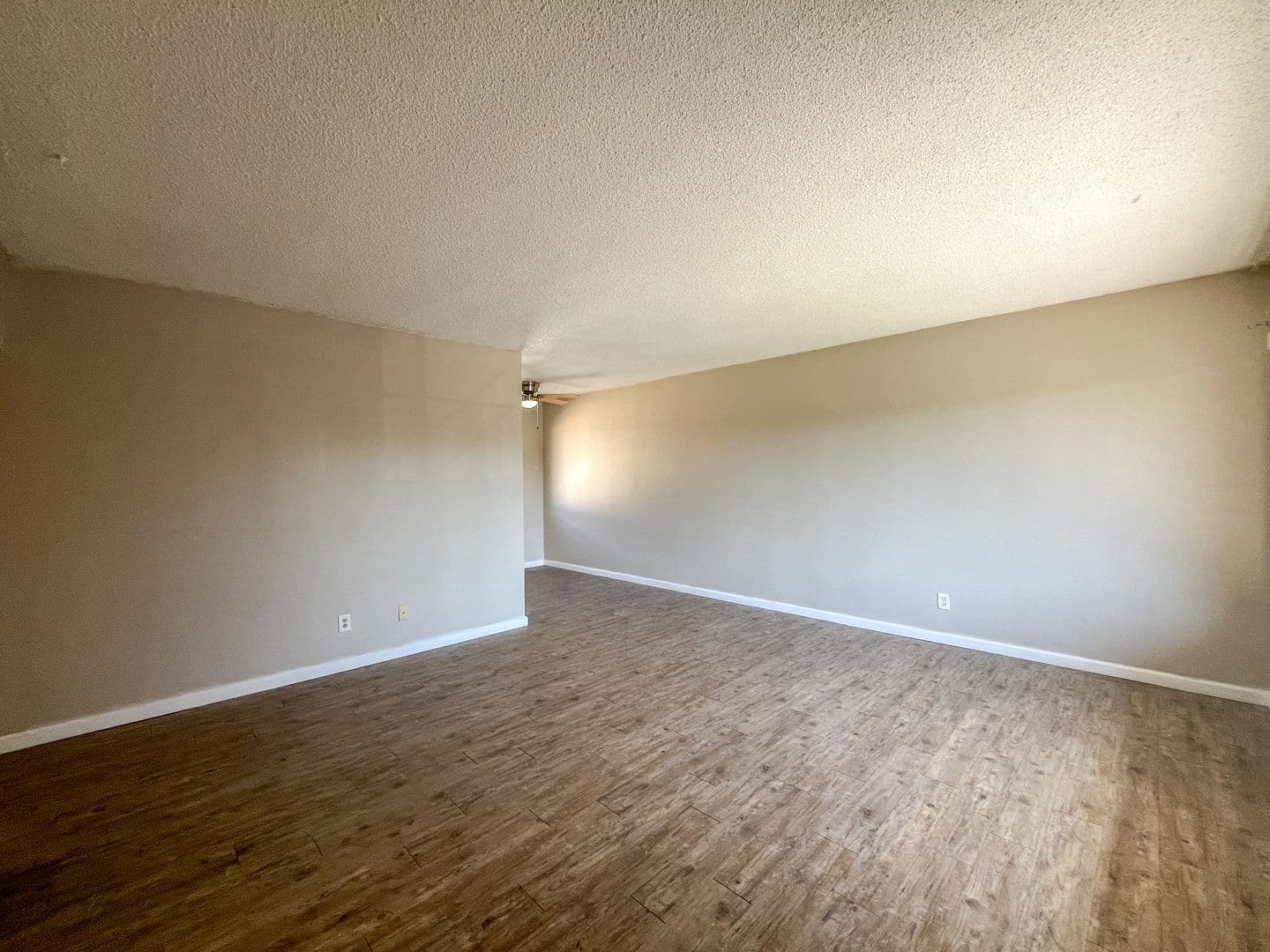 Anaheim Apartment: 1828 W. Glen Avenue