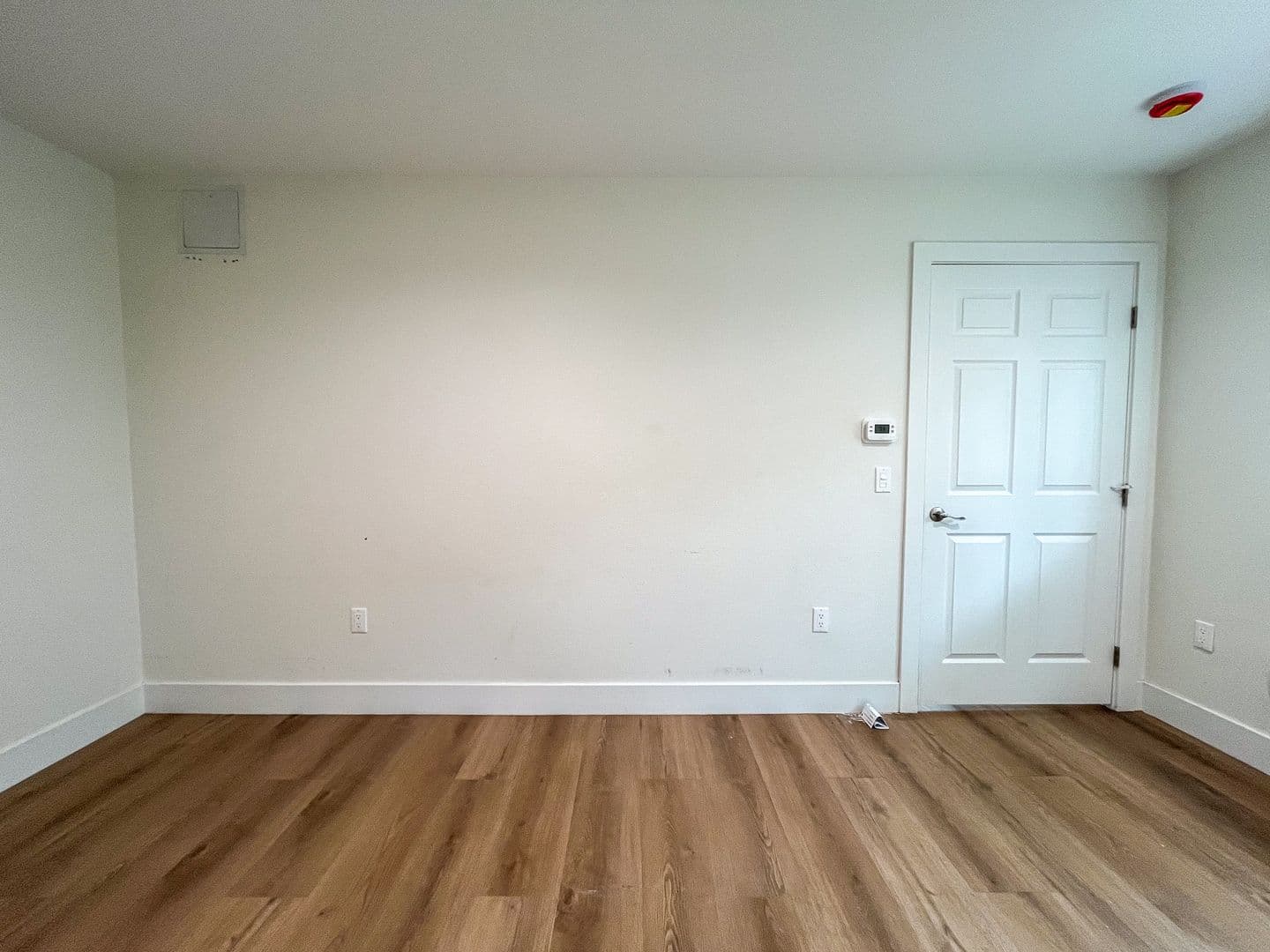 Los Angeles Apartment: 1627 E 92nd St