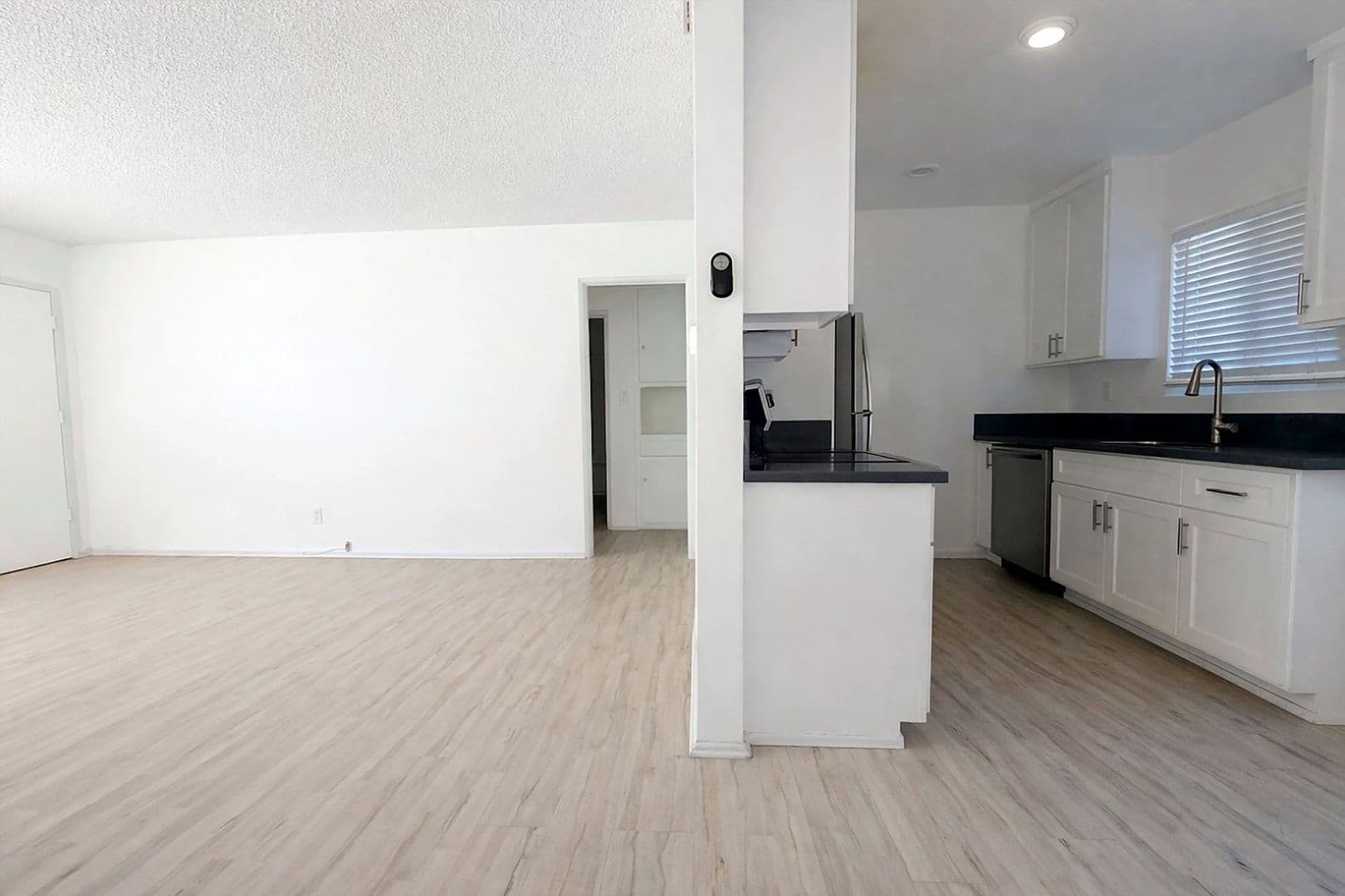 Long Beach Apartment: 360 Lime Avenue