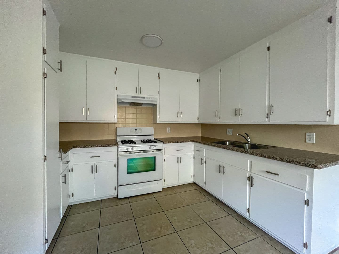 Wilmington Apartment: 1059 N. Wilmington Blvd.