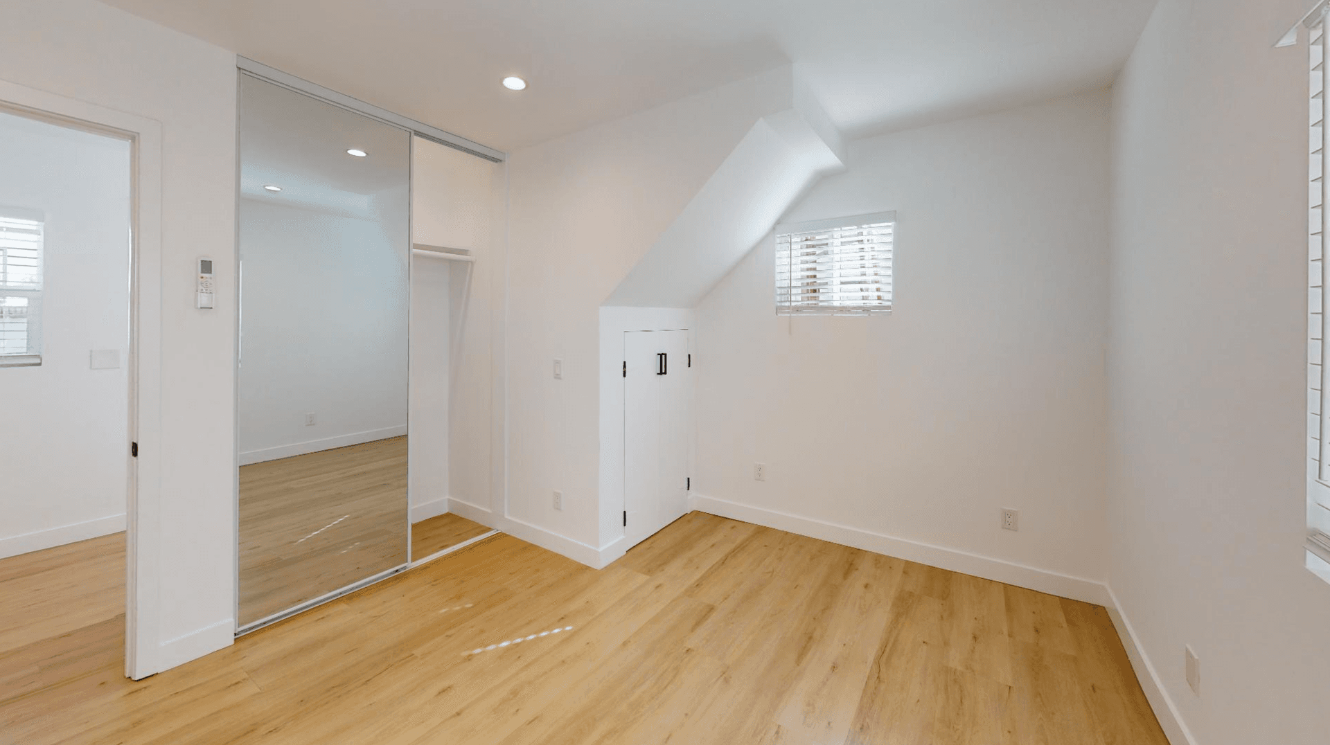 Los Angeles Apartment: 1021 S. Hayworth Ave