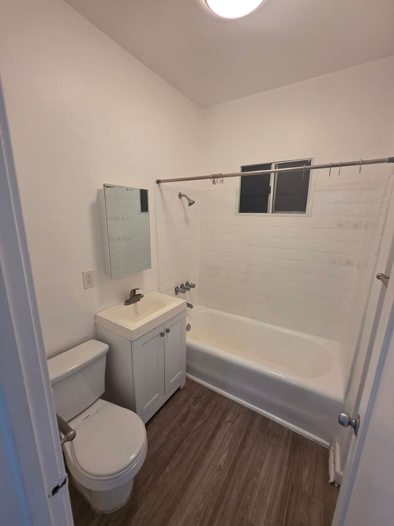 Los Angeles Apartment: 301-307 Rampart Blvd