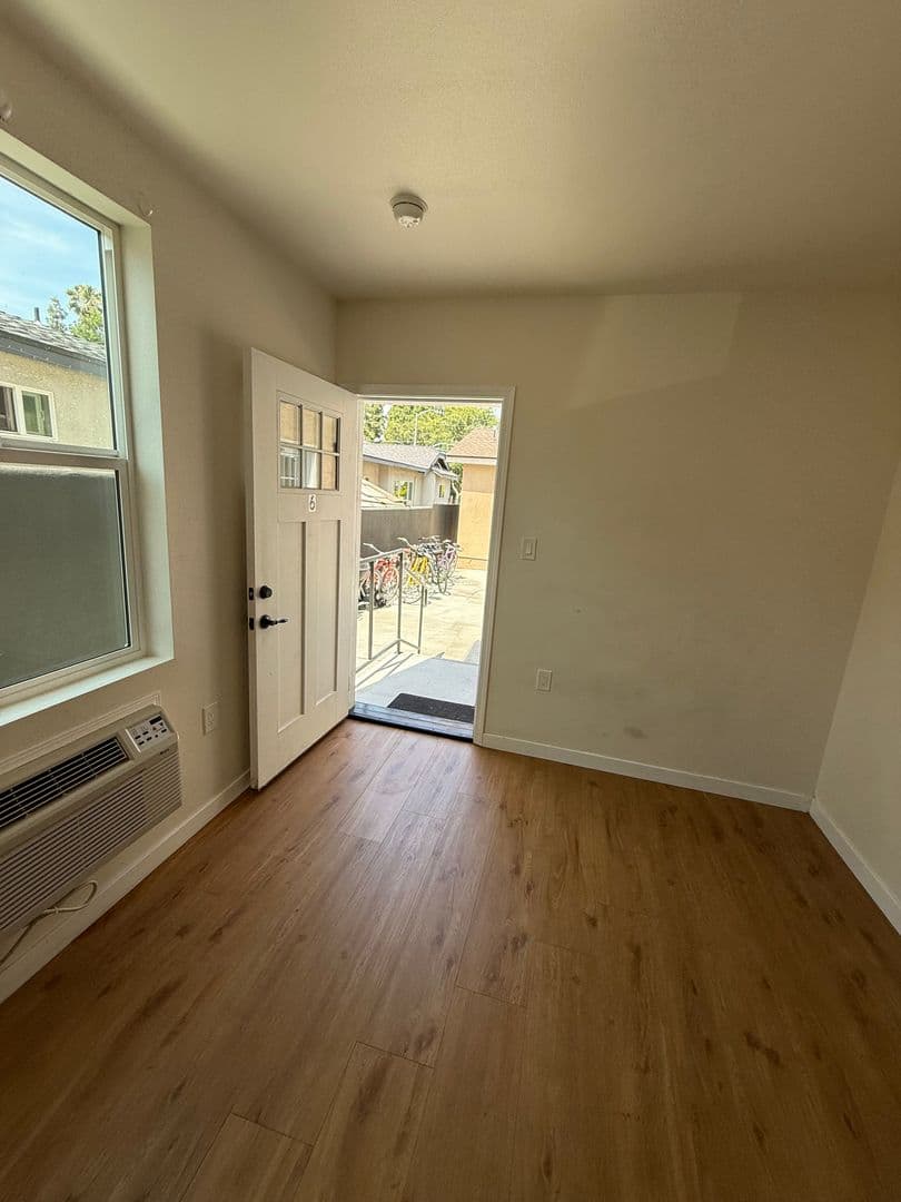 La Puente Apartment: 248 N 1st St