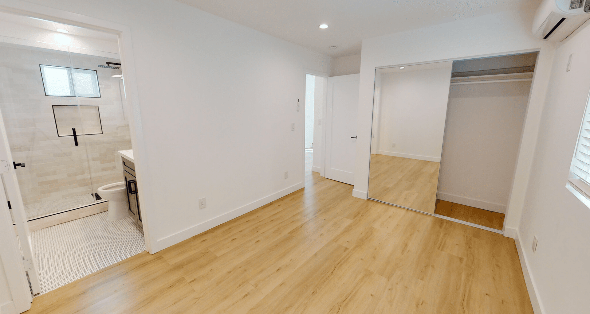 Los Angeles Apartment: 1021 S. Hayworth Ave