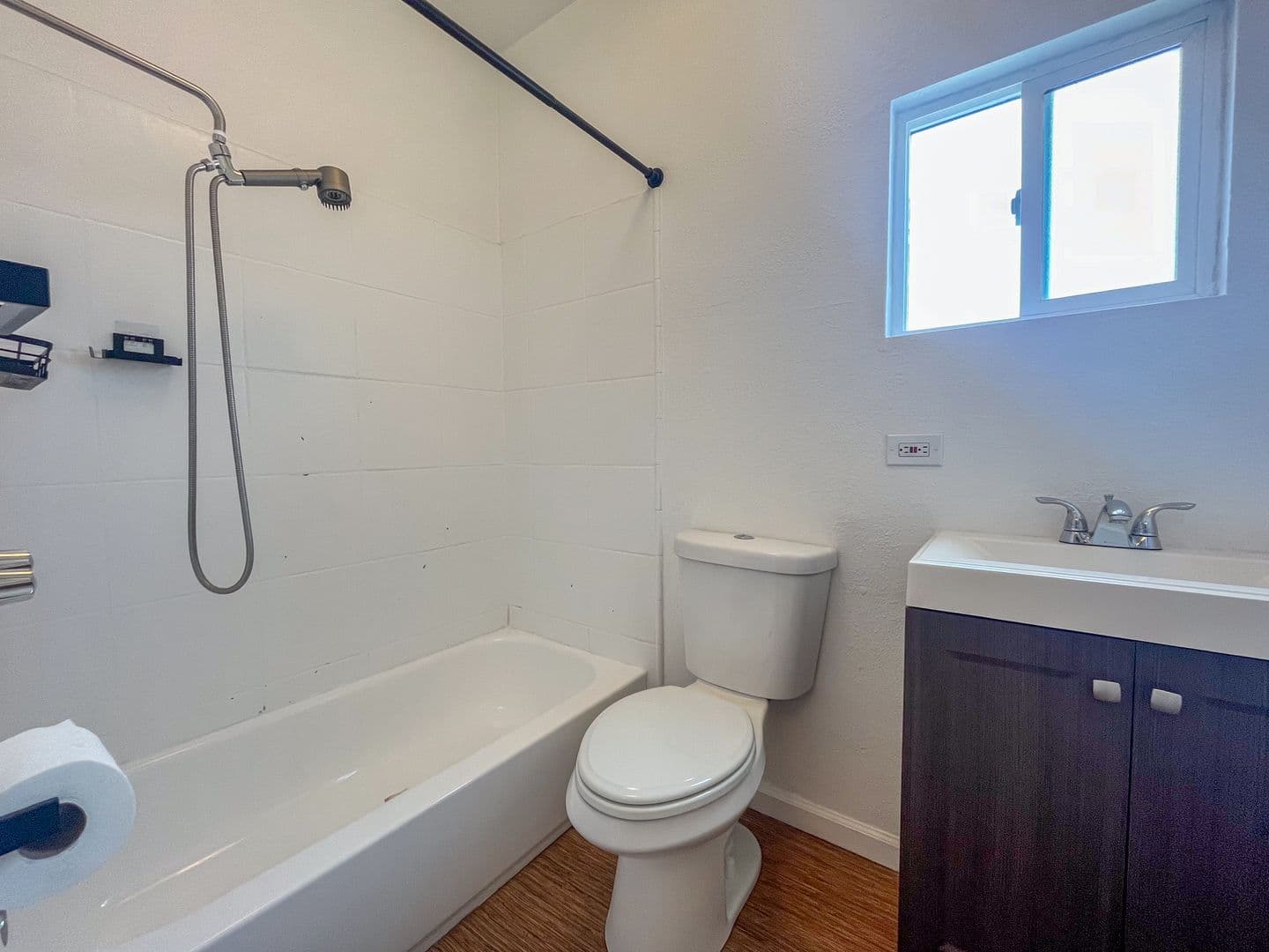 Los Angeles Apartment: 3956-3960 W 27th St