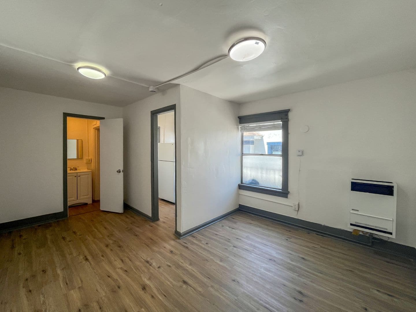Los Angeles Apartment: 2694 James M. Wood Blvd.