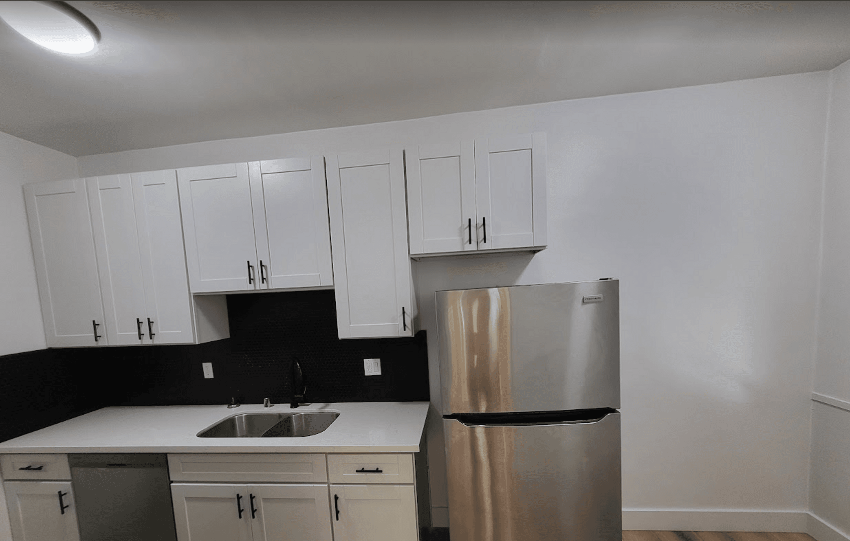 Los Angeles Apartment: 6439 Orange Street