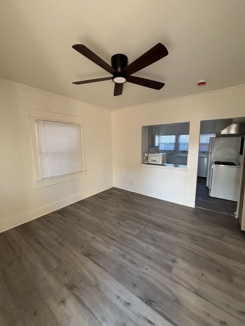San Pedro Apartment: 1602-1620 S. Centre St.