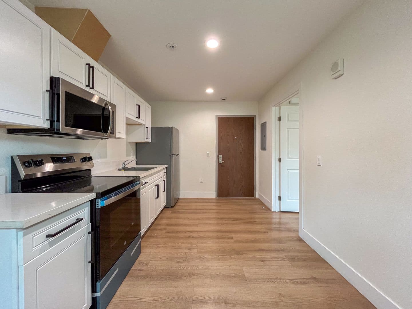 Los Angeles Apartment: 1627 E 92nd St