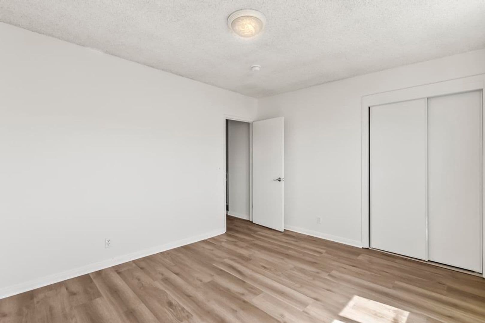 Norwalk Apartment: 11645 Mapledale St