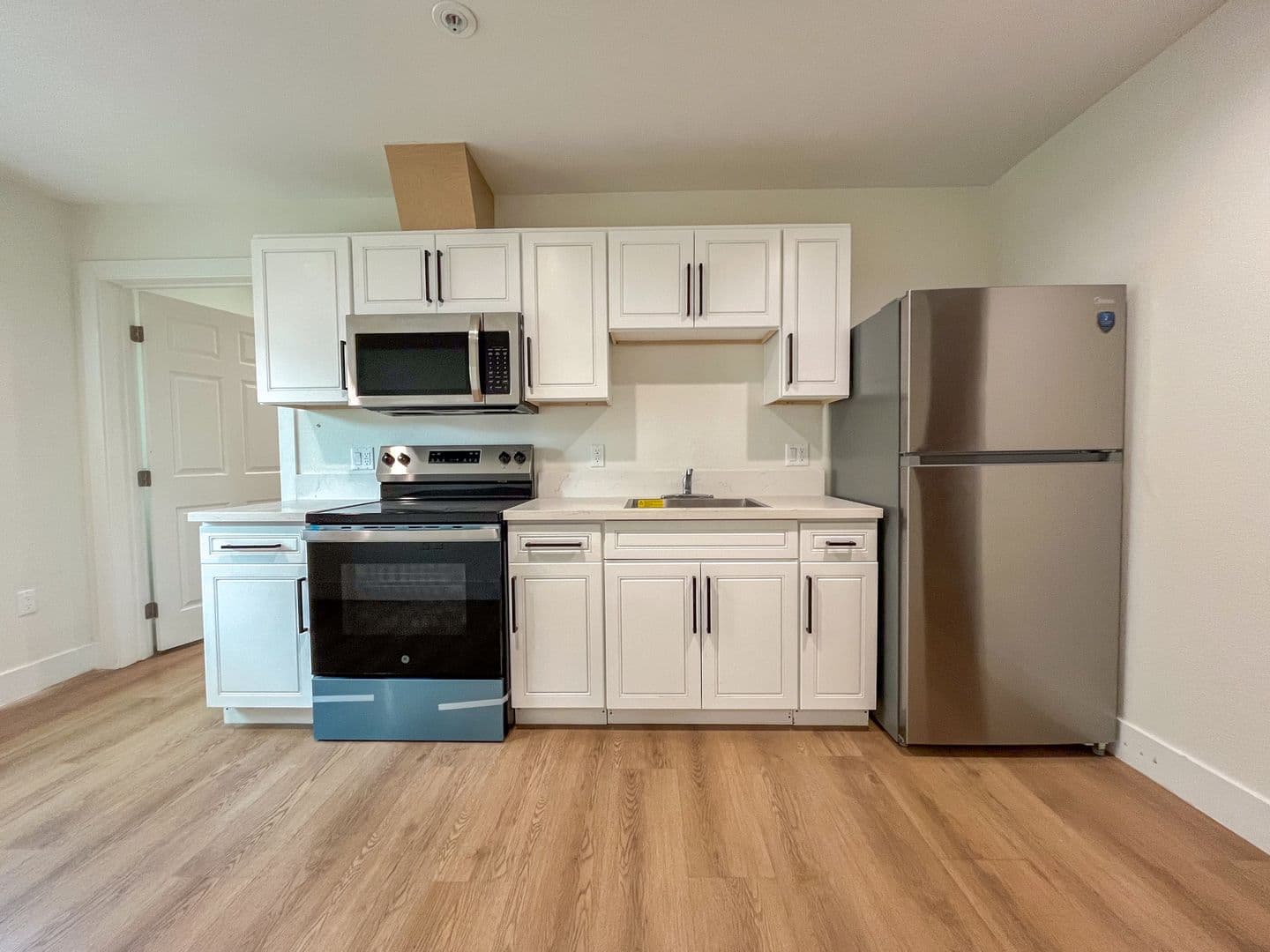Los Angeles Apartment: 1627 E 92nd St