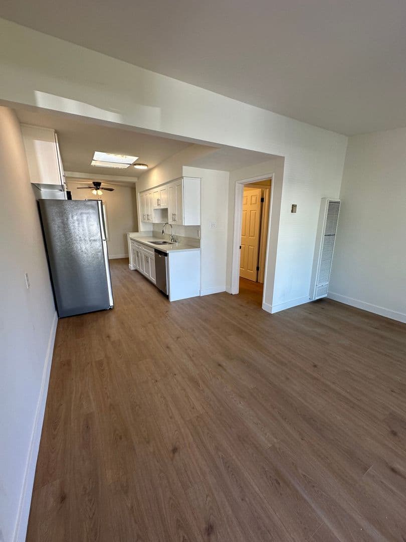 Redondo Beach Apartment: 2226 Voorhees Ave.