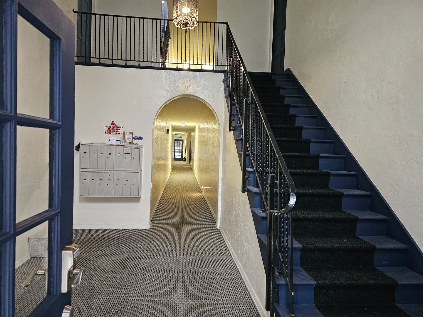 Los Angeles Apartment: 6439 Orange Street