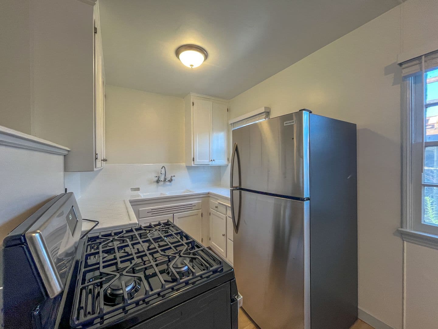 Los Angeles Apartment: 5919-5925 Crenshaw Blvd.