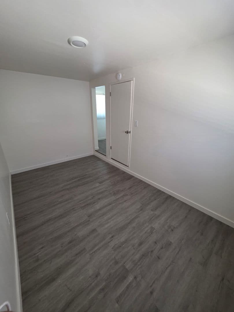 Del Aire Apartment: 5525-5535 W. 118th Street