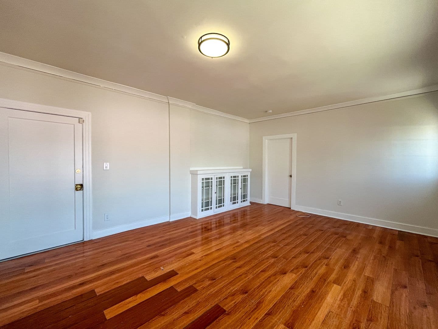 Los Angeles Apartment: 2616-2618 Buckingham Rd.