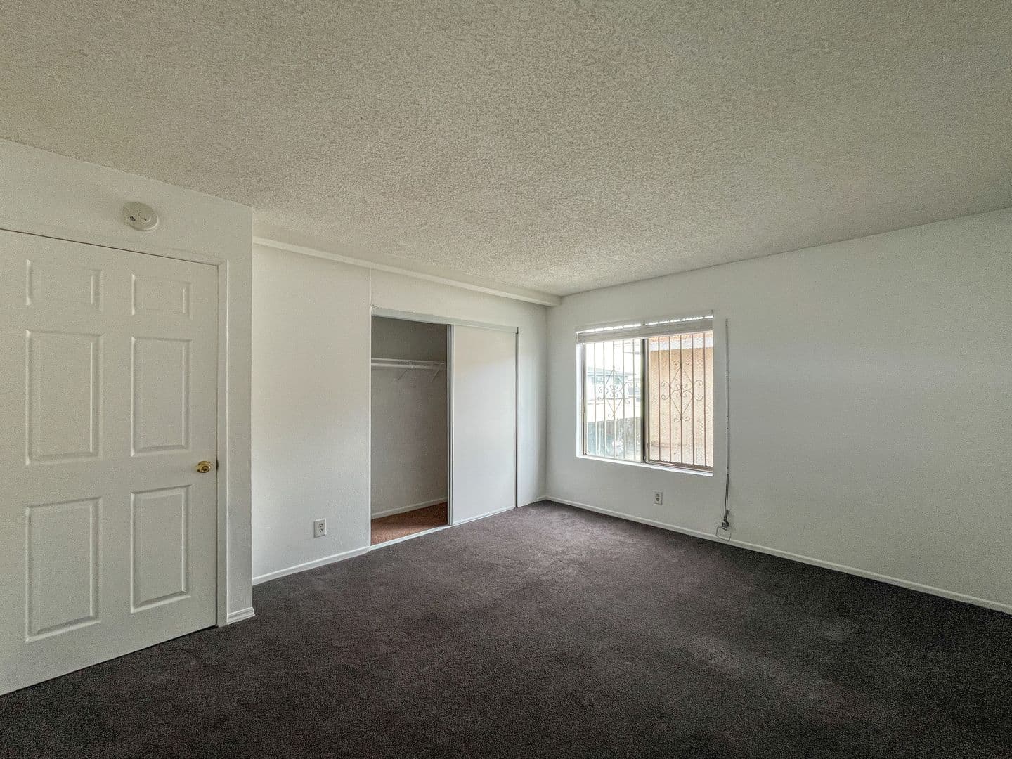 Hawthorne Apartment: 11943 Grevillea Ave