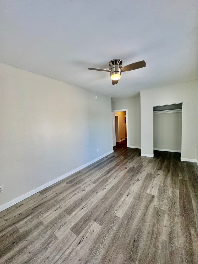 Van Nuys Apartment: 7524 Sepulveda Blvd.