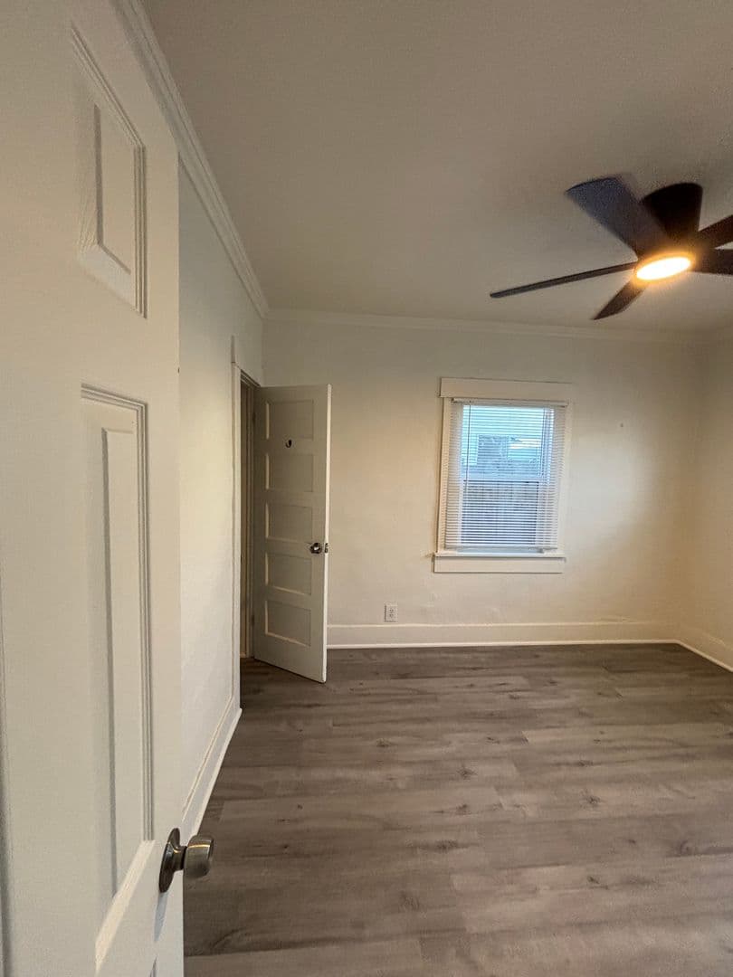San Pedro Apartment: 1602-1620 S. Centre St.