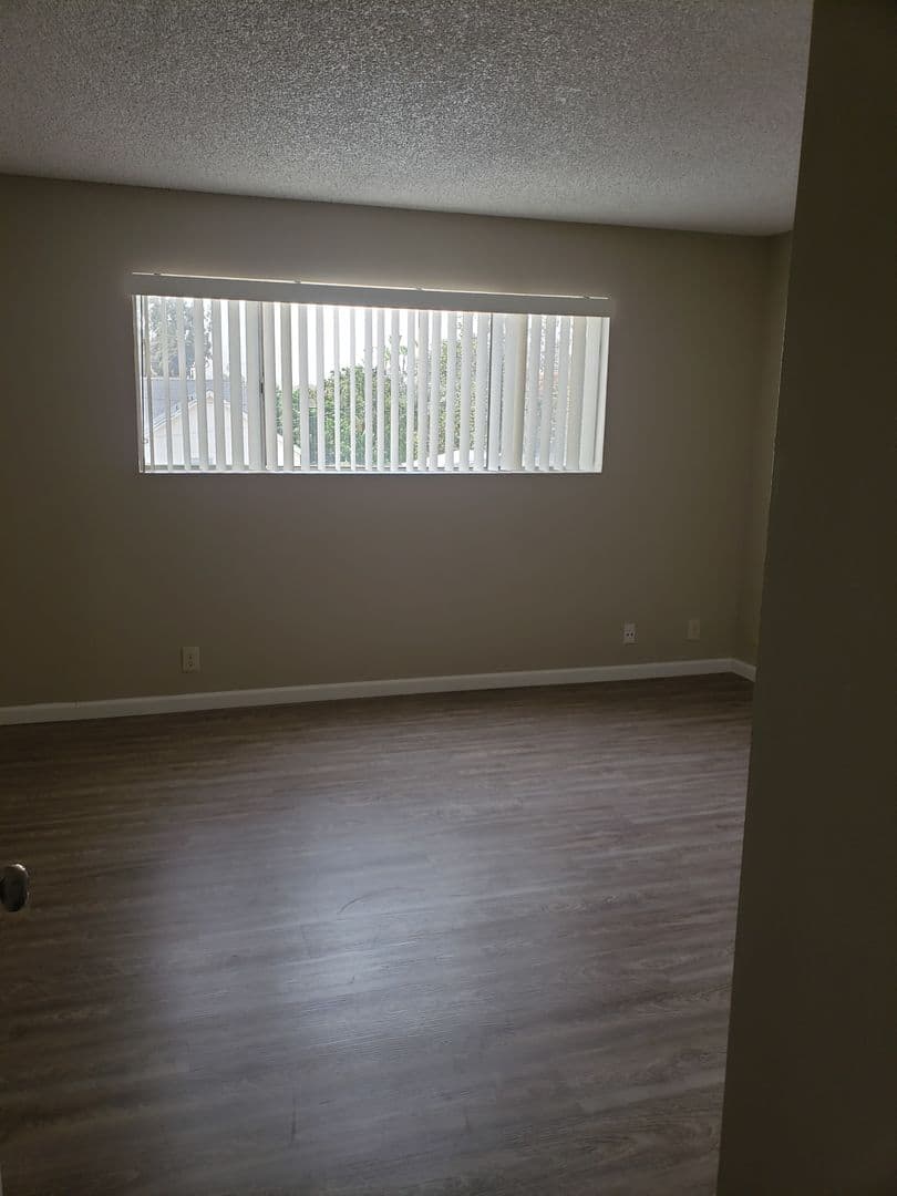 San Pedro Apartment: 322-330 9th Street