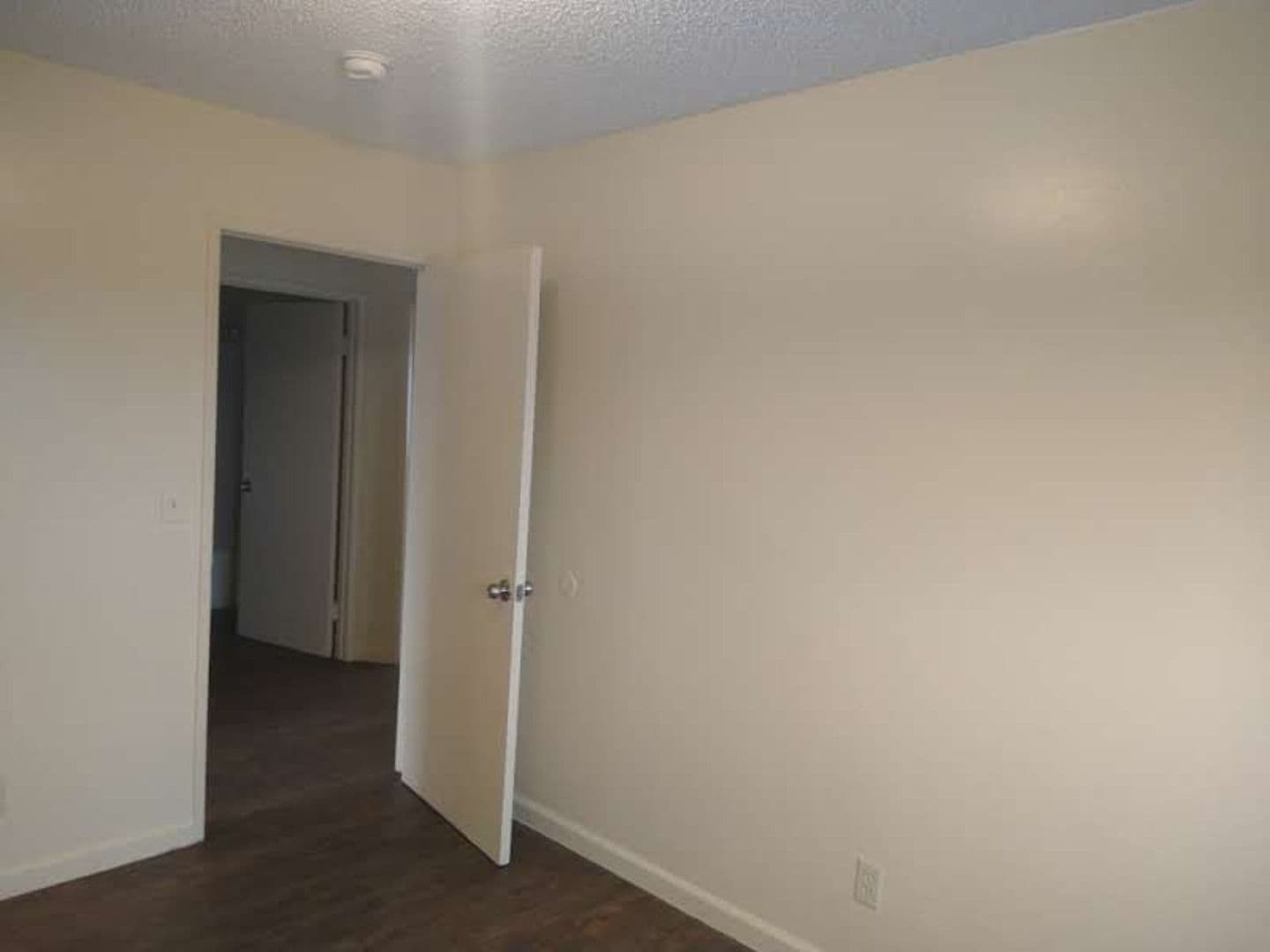 Los Angeles Apartment: 8209-8211 S. Broadway