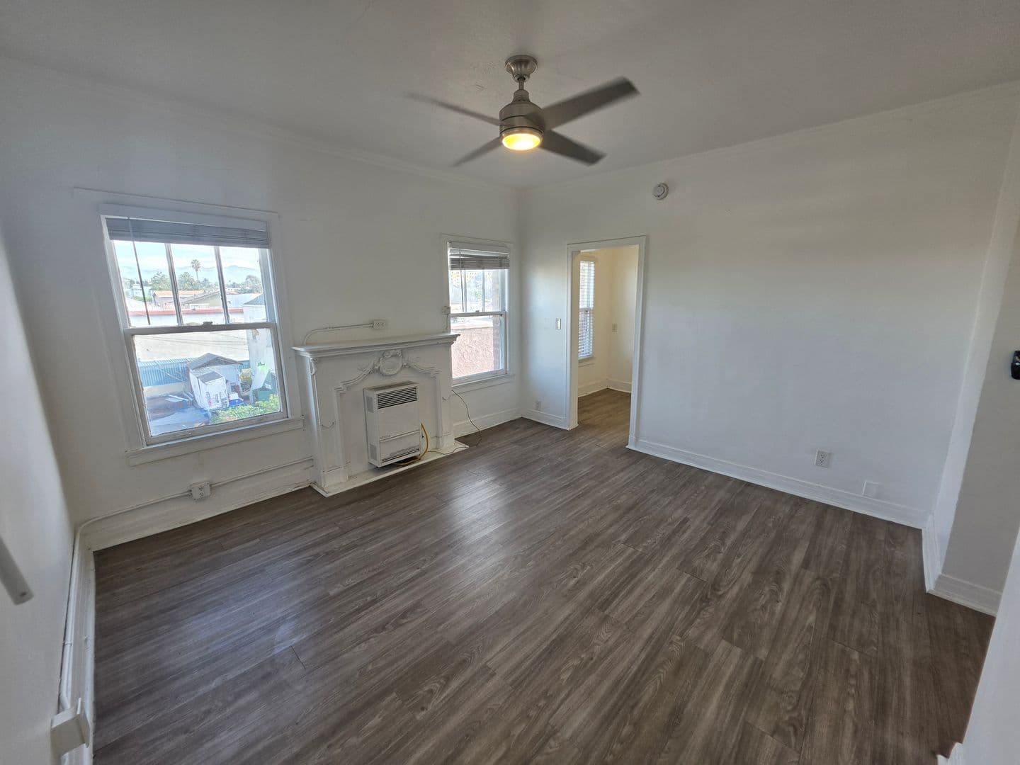 Los Angeles Apartment: 301-307 Rampart Blvd