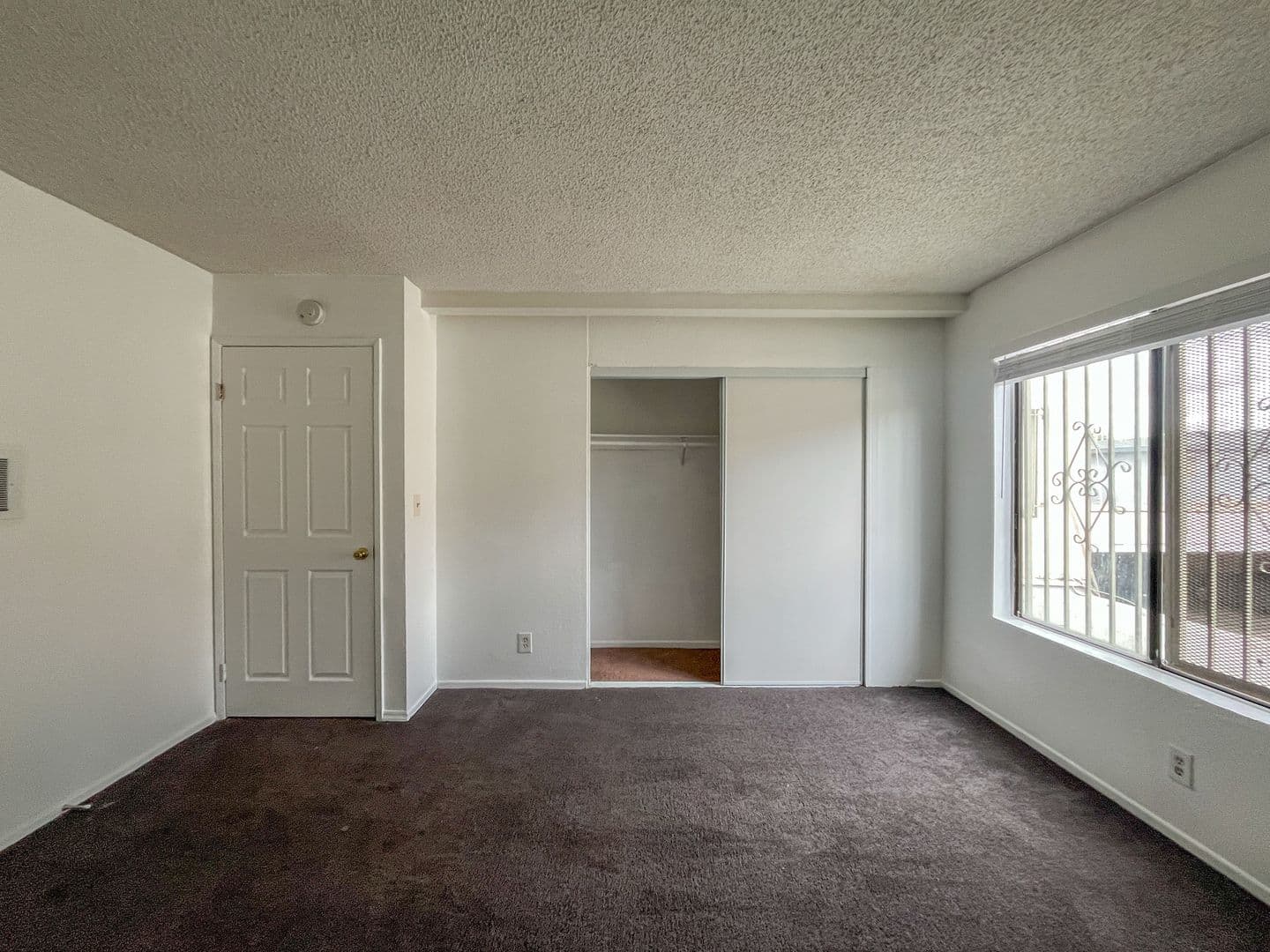 Hawthorne Apartment: 11943 Grevillea Ave