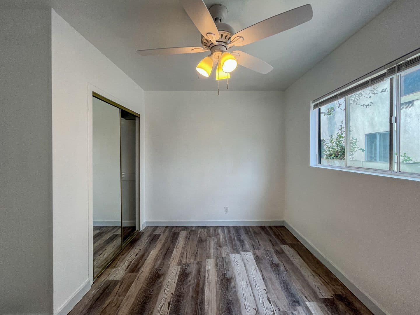 Hawthorne Apartment: 12312 Manor Drive