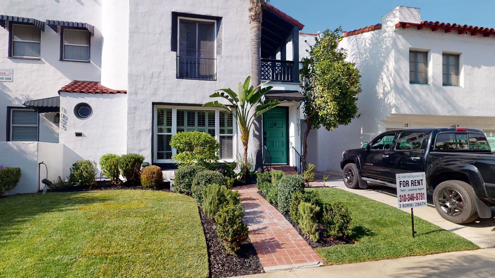 Los Angeles Apartment: 1021 S. Hayworth Ave