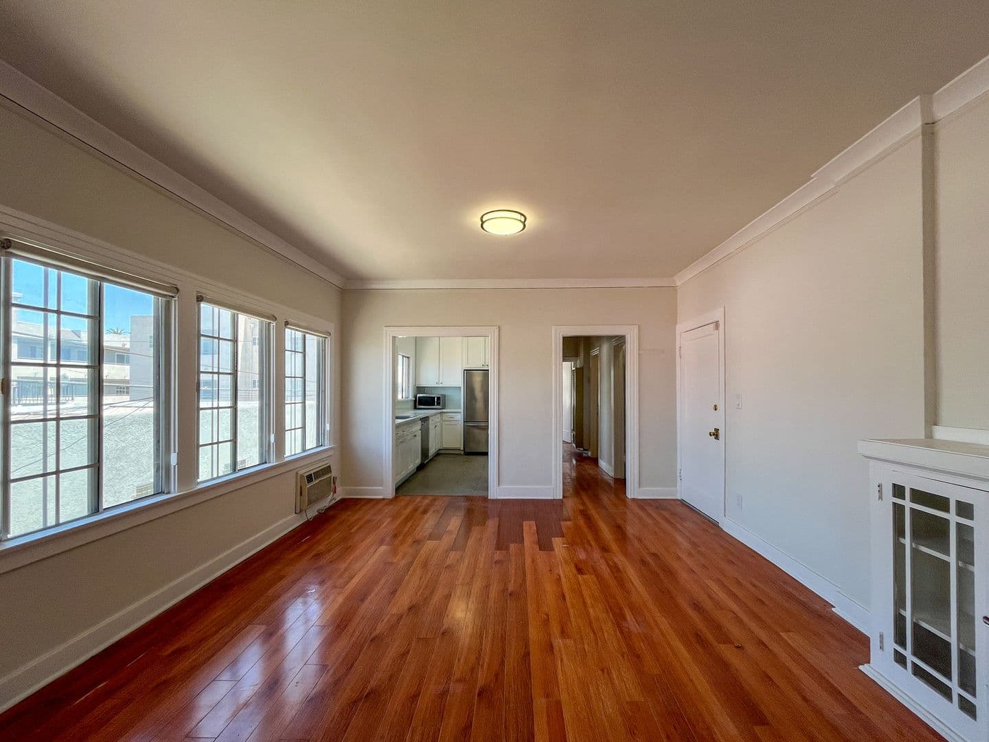 Los Angeles Apartment: 2616-2618 Buckingham Rd.