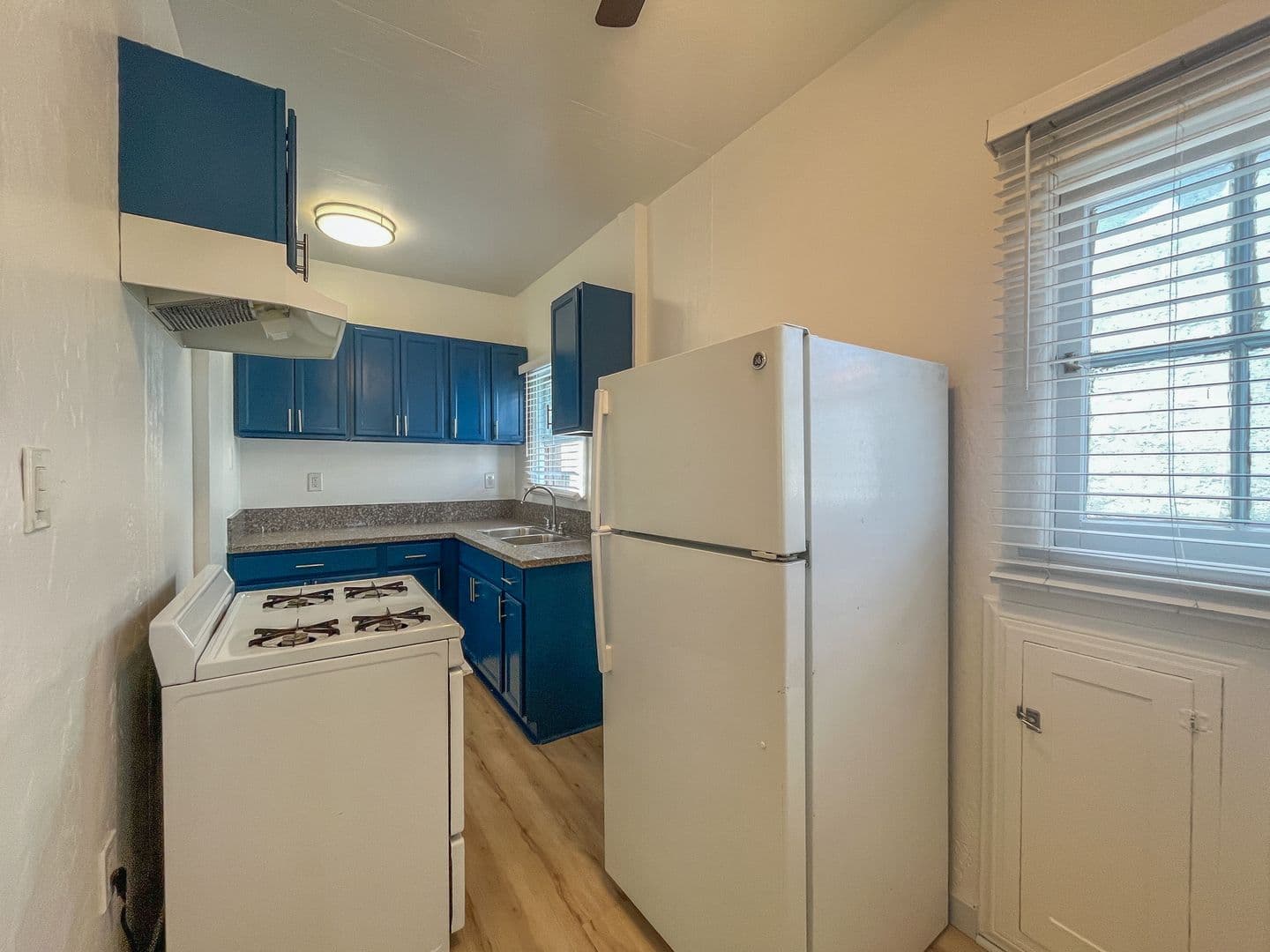 Long Beach Apartment: 551 Daisy Ave