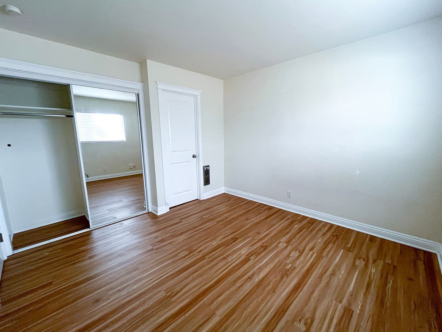 El Segundo Apartment: 311 W Palm Ave