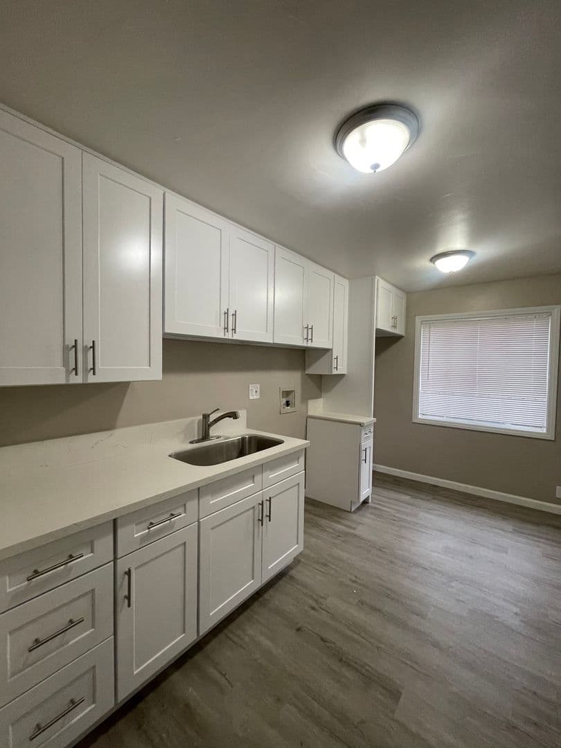 Lynwood Apartment: 10338-10340 State Street