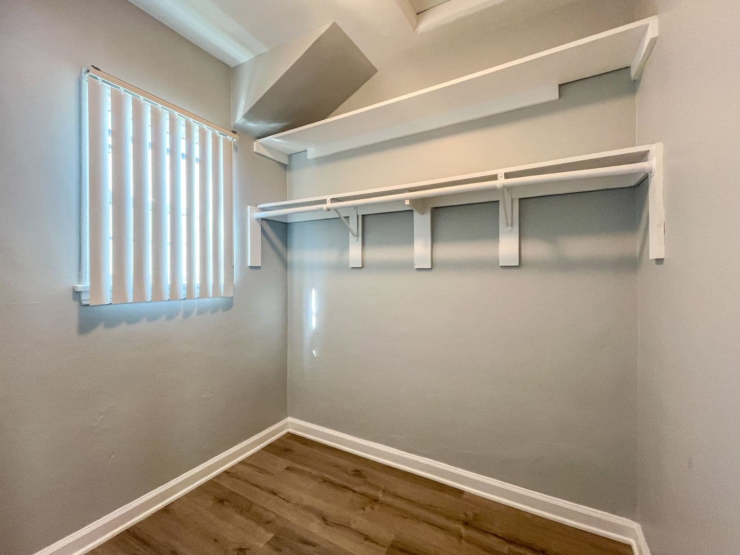 Del Aire Apartment: 5525-5535 W. 118th Street