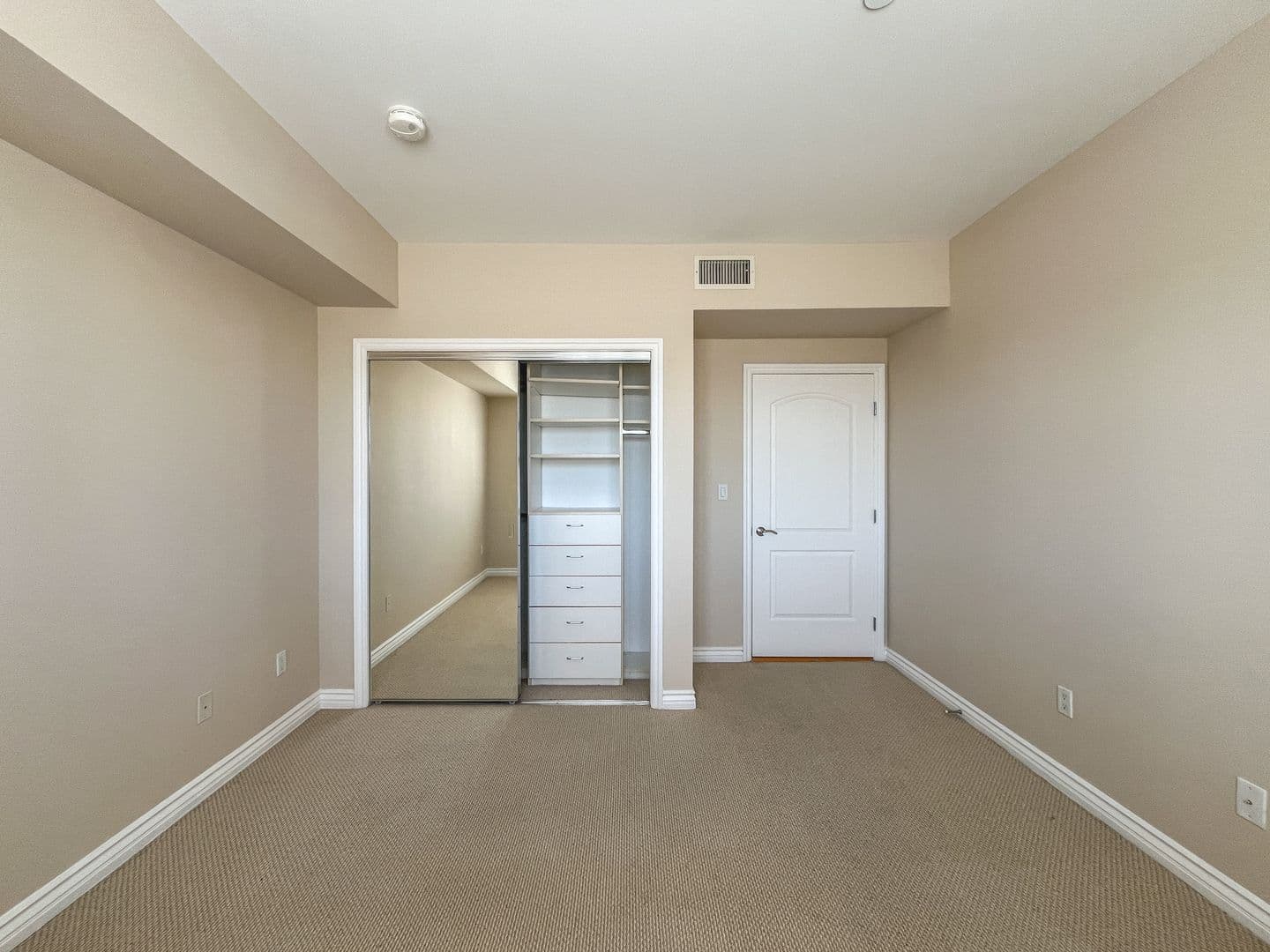 Los Angeles House: 1241 S Westgate Ave