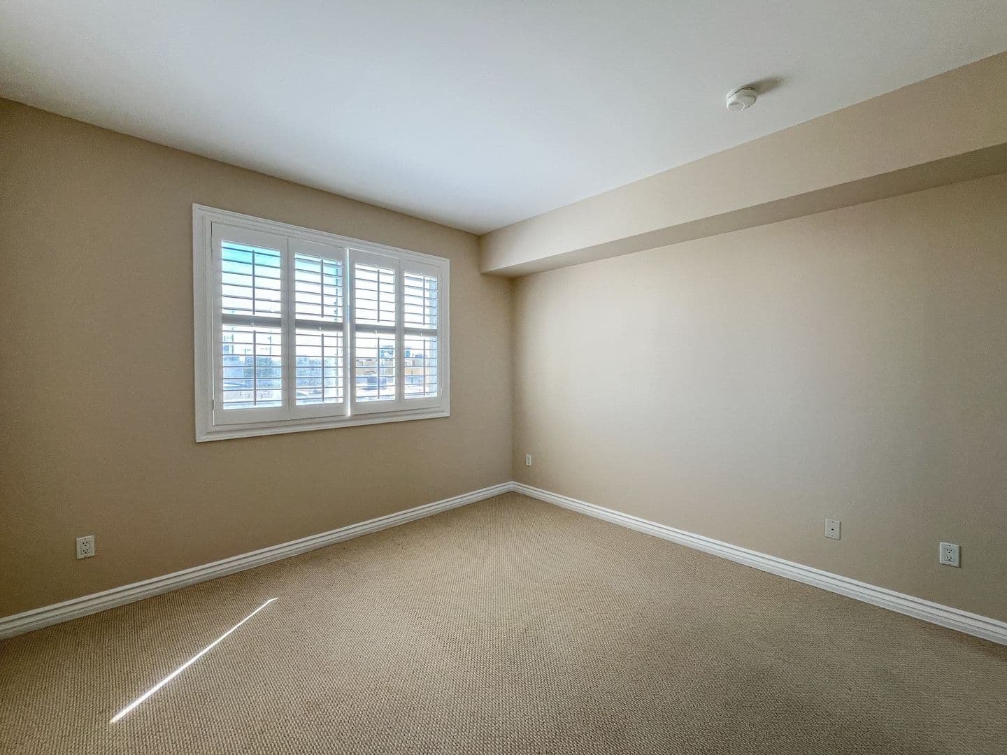 Los Angeles House: 1241 S Westgate Ave