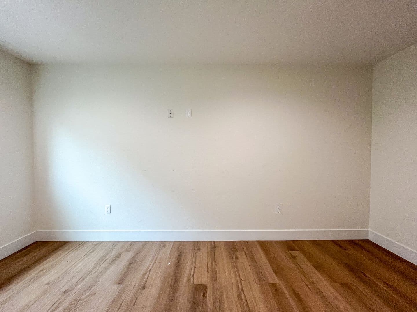 Los Angeles Apartment: 1627 E 92nd St