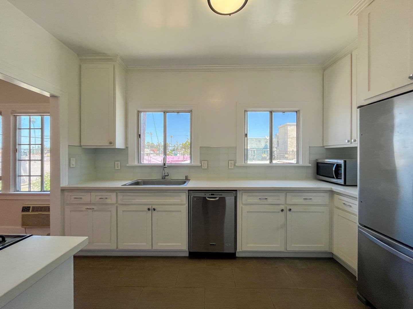 Los Angeles Apartment: 2616-2618 Buckingham Rd.
