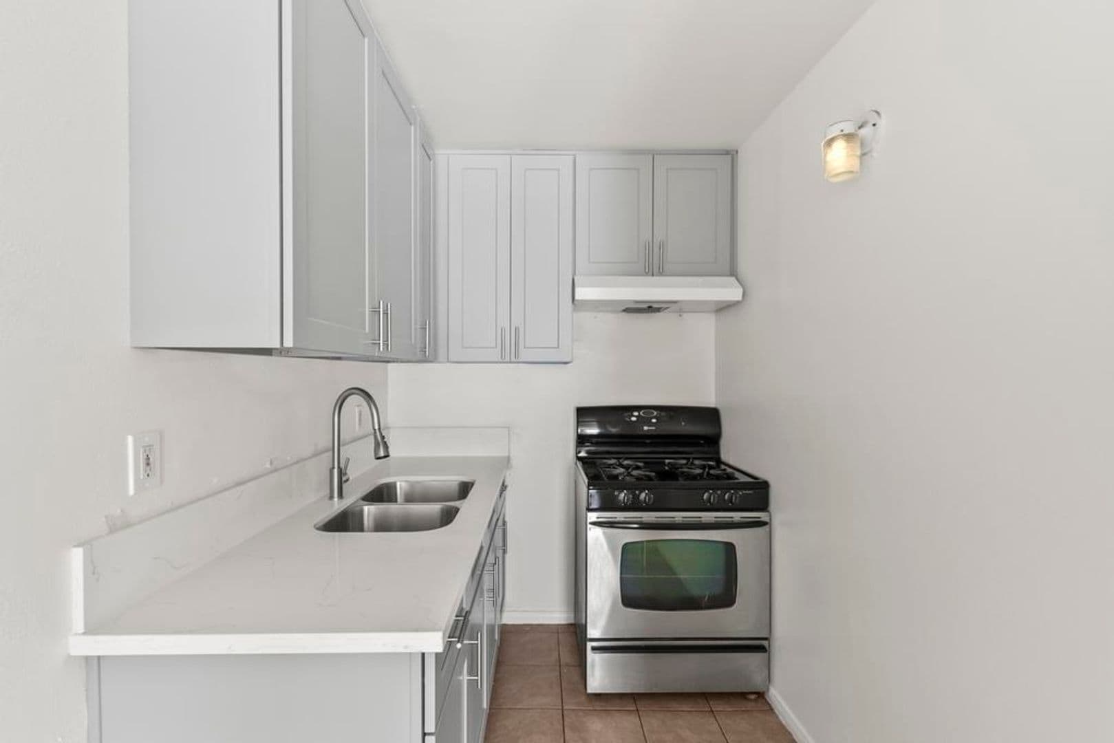Norwalk Apartment: 11645 Mapledale St
