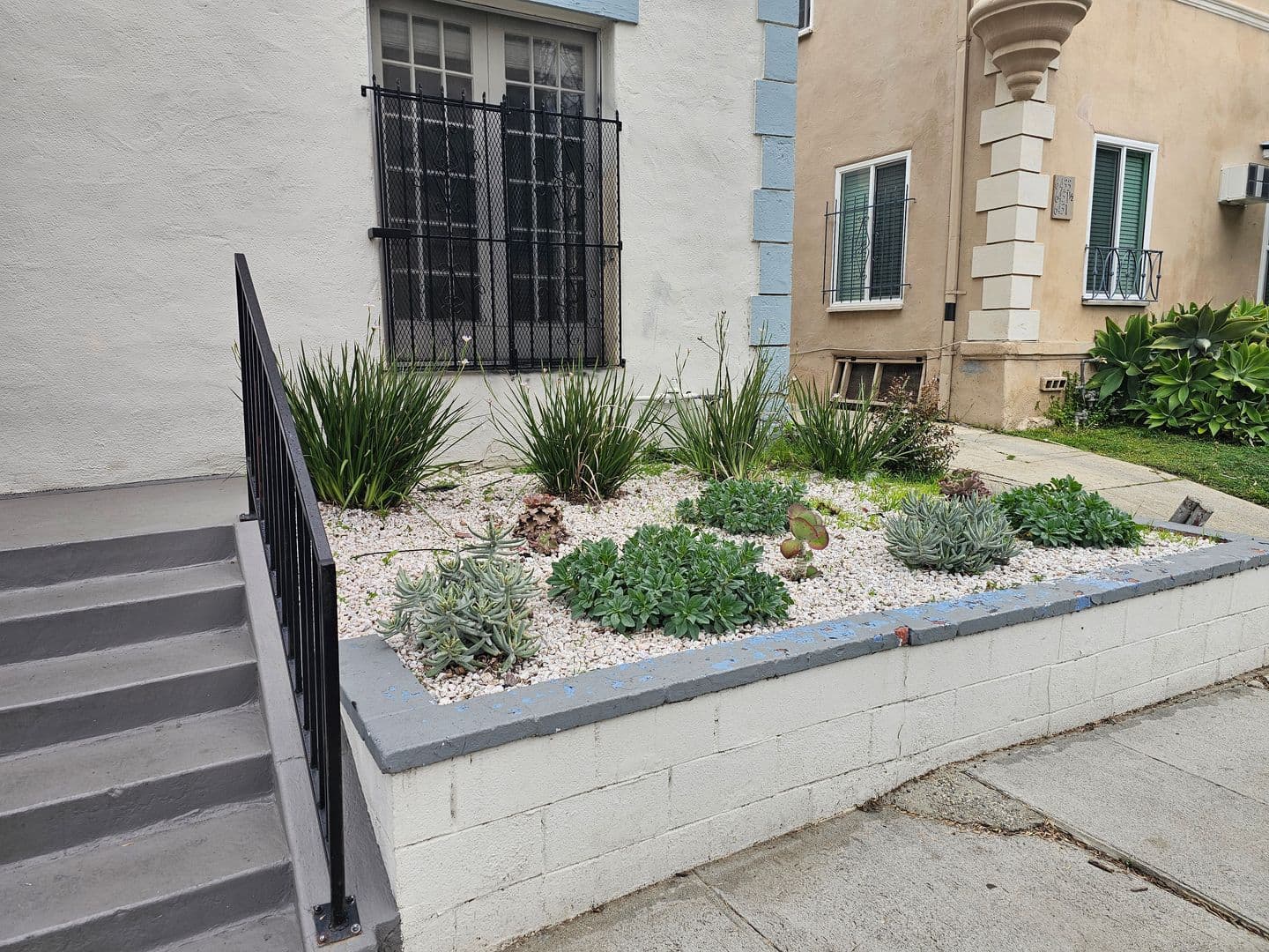 Los Angeles Apartment: 6439 Orange Street