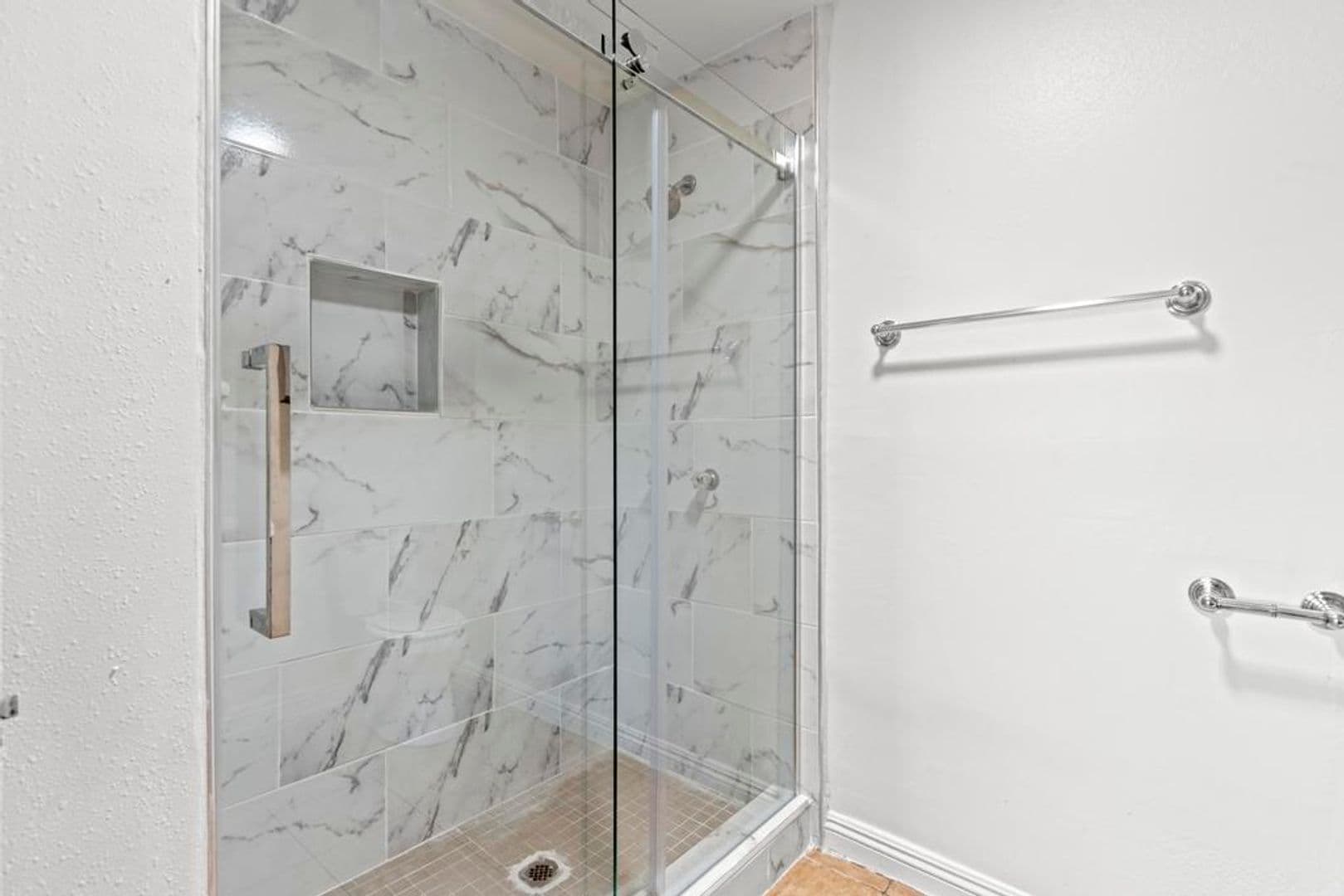 Norwalk Apartment: 11645 Mapledale St