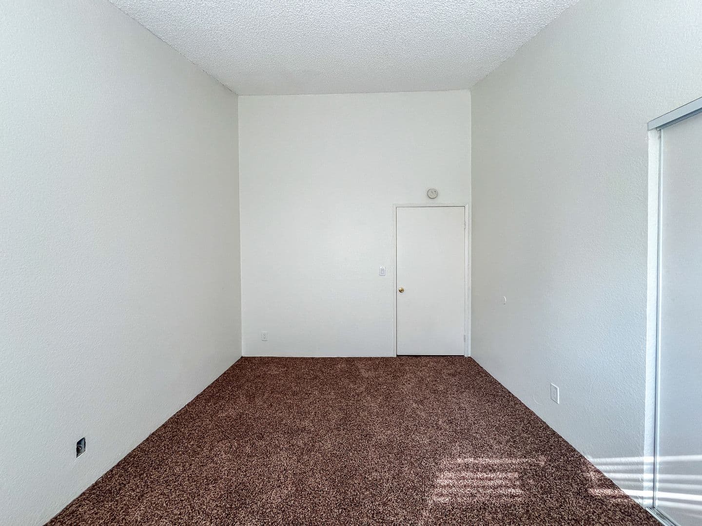 Hawthorne Apartment: 12909 Cordary Ave