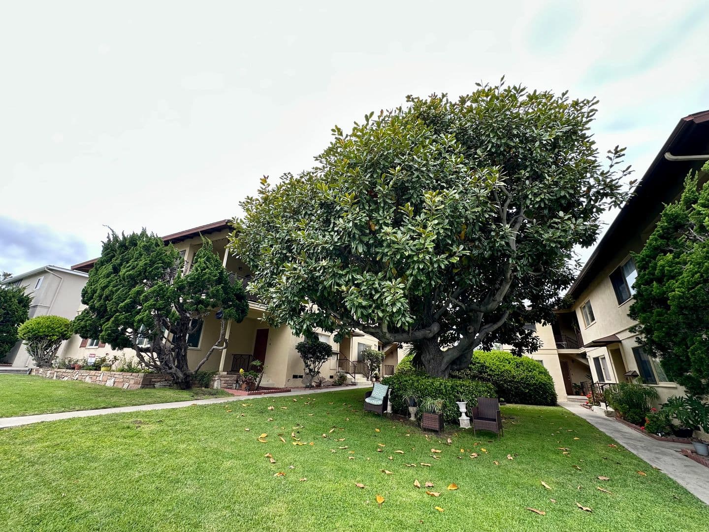 Redondo Beach Apartment: 321-325 Calle Miramar