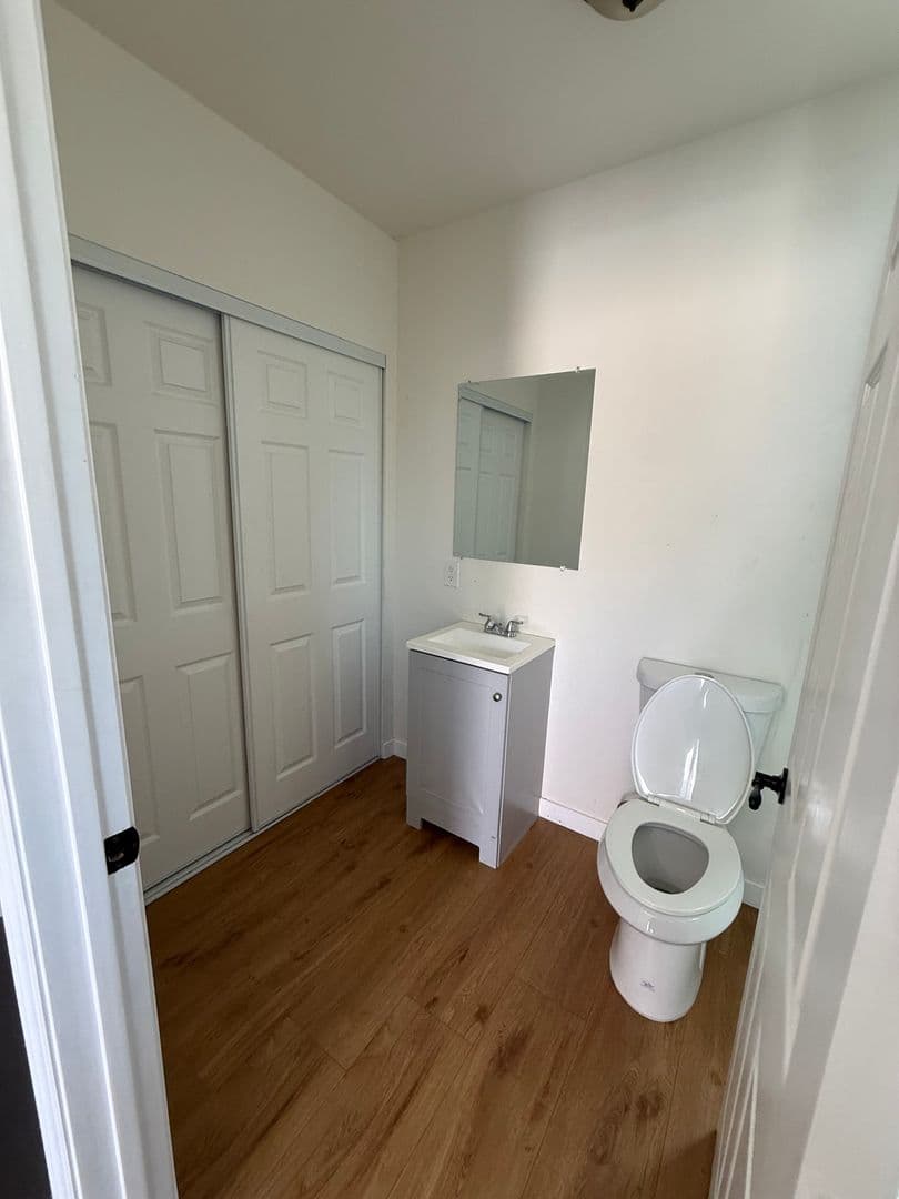 La Puente Apartment: 248 N 1st St