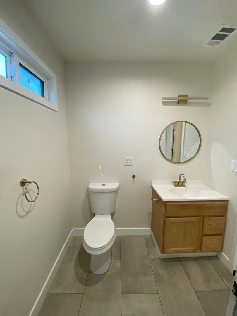 Los Angeles Apartment: 2927-2929 8th Ave.