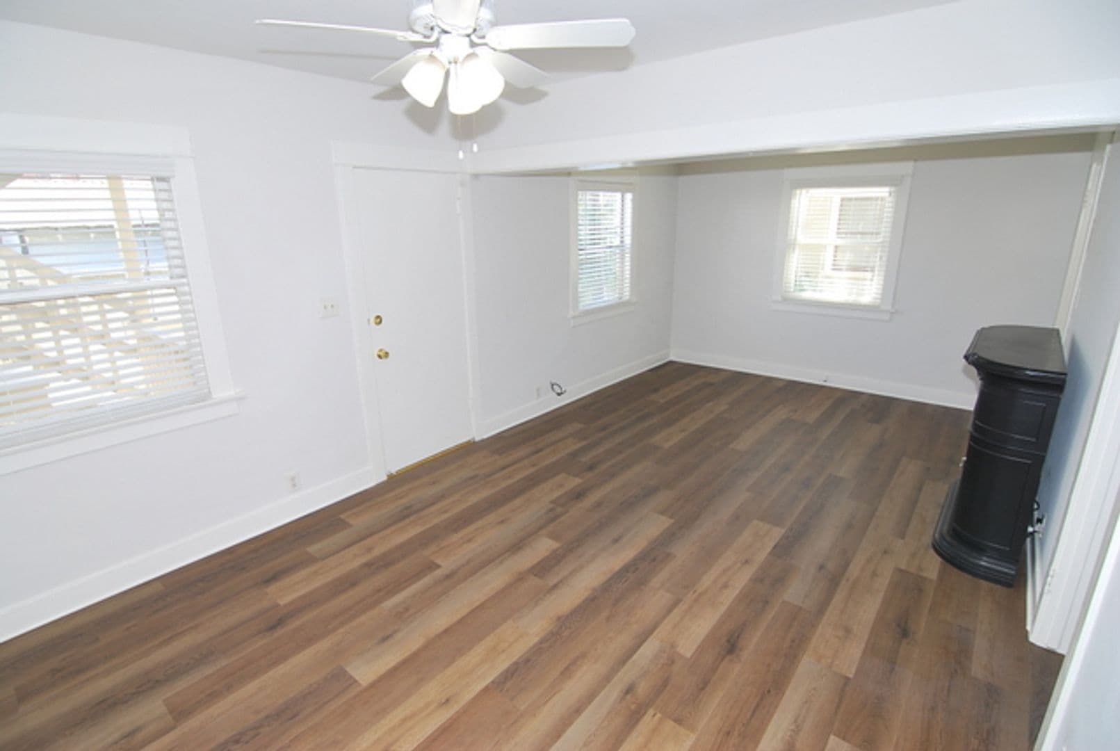 Long Beach Apartment: 1631 E. Florida St