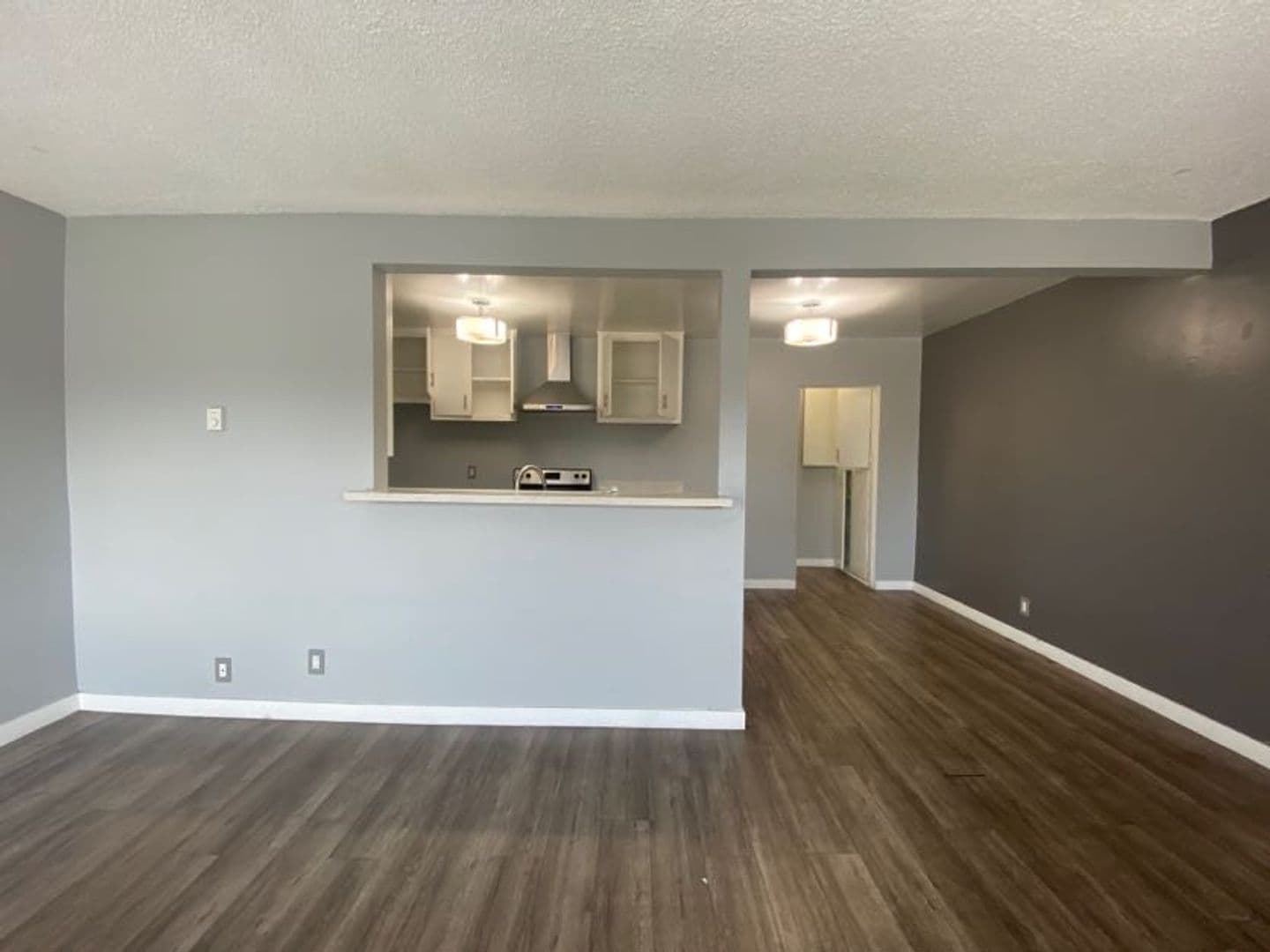 Long Beach Apartment: 2455 Pasadena Avenue