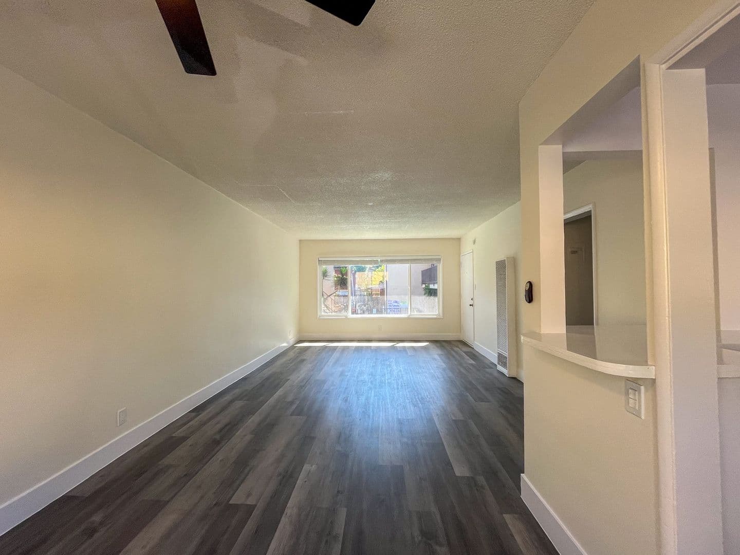 Los Angeles Apartment: 4601 Coliseum St.