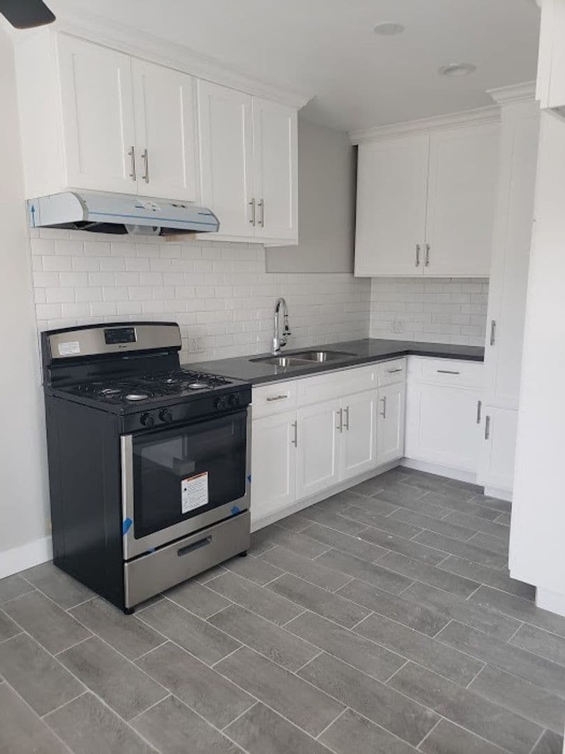 Huntington Park Apartment: 6300 Seville- 2700 Clarendon